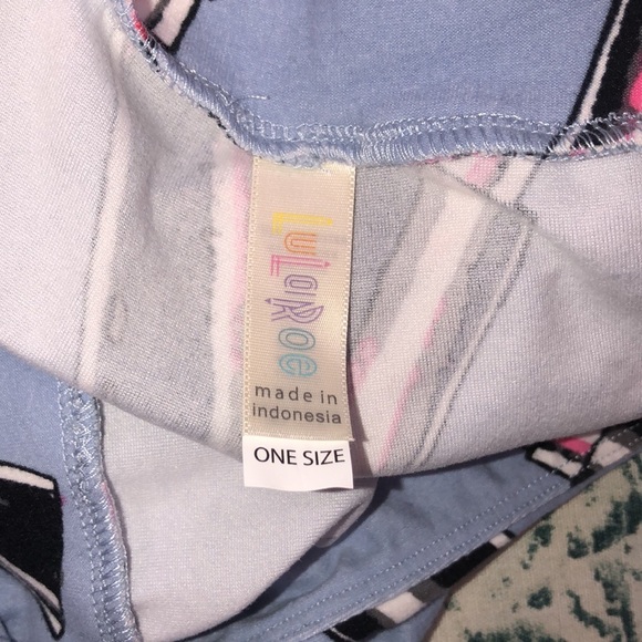 Lularoe tall and curvy lipstick print leggings - Picture 5 of 6